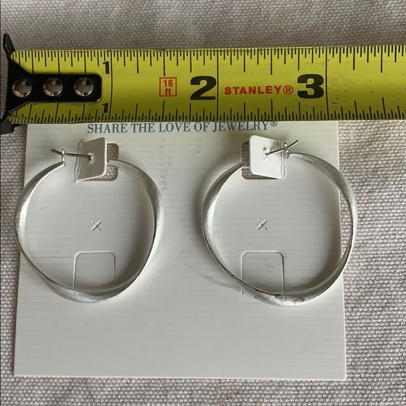 Earrings - Picture 3 of 3